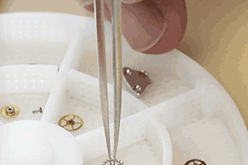 泉州劳力士表有雾气维修